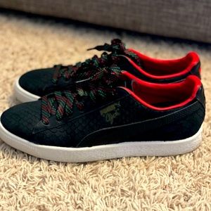 Puma Clyde size 6 youth